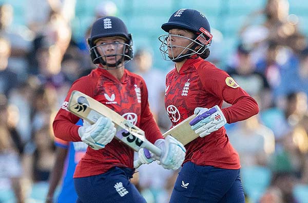 Sophia Dunkley and Danni Wyatt-Hodge Shine as England Secures Victory to Keep T20I Series Alive